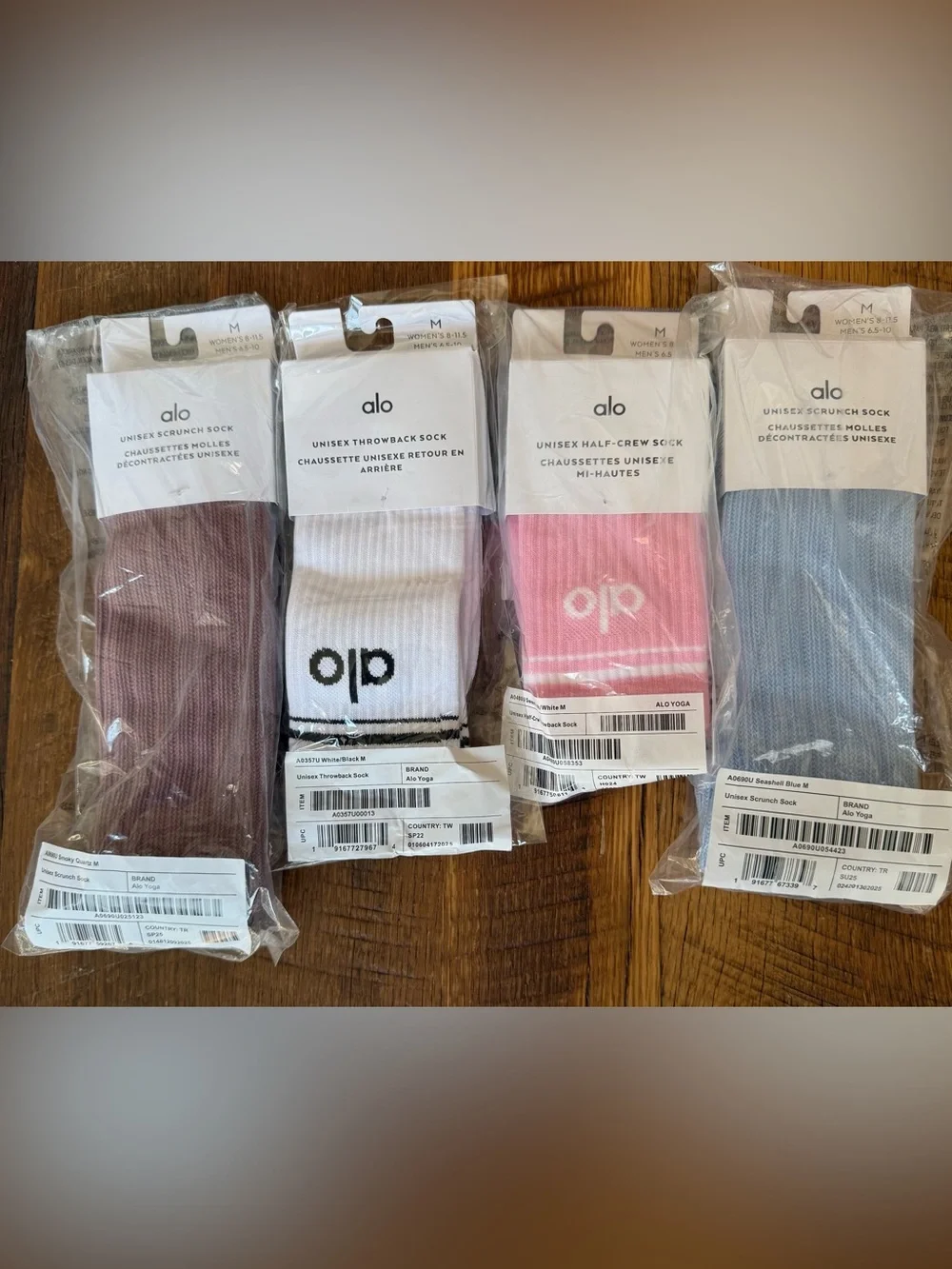 NWT ALO Yoga Unisex Bundle of Socks Sz M